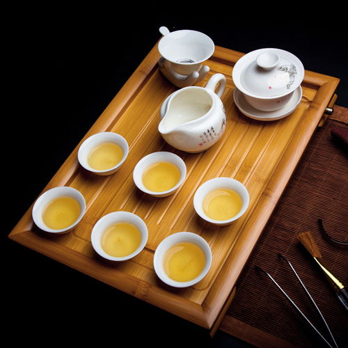 好茶配好茶具 愛(ài)茶人必備的茶具套裝與化妝品
