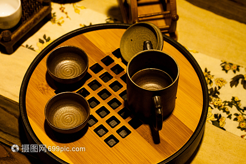 茶具與化妝品 傳統雅韻與現代時尚的交融